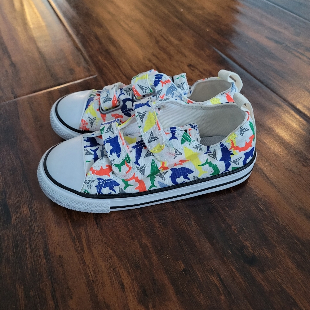 Shark converse